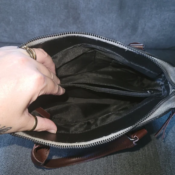 Purse - Picture 2 of 5